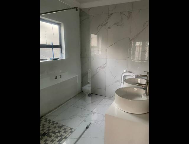 3 BEDROOM HOUSE FOR SALE IN SALFIN